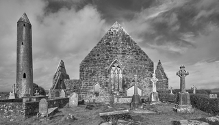 Kilmacduagh Abbey   |   24  /  47    |